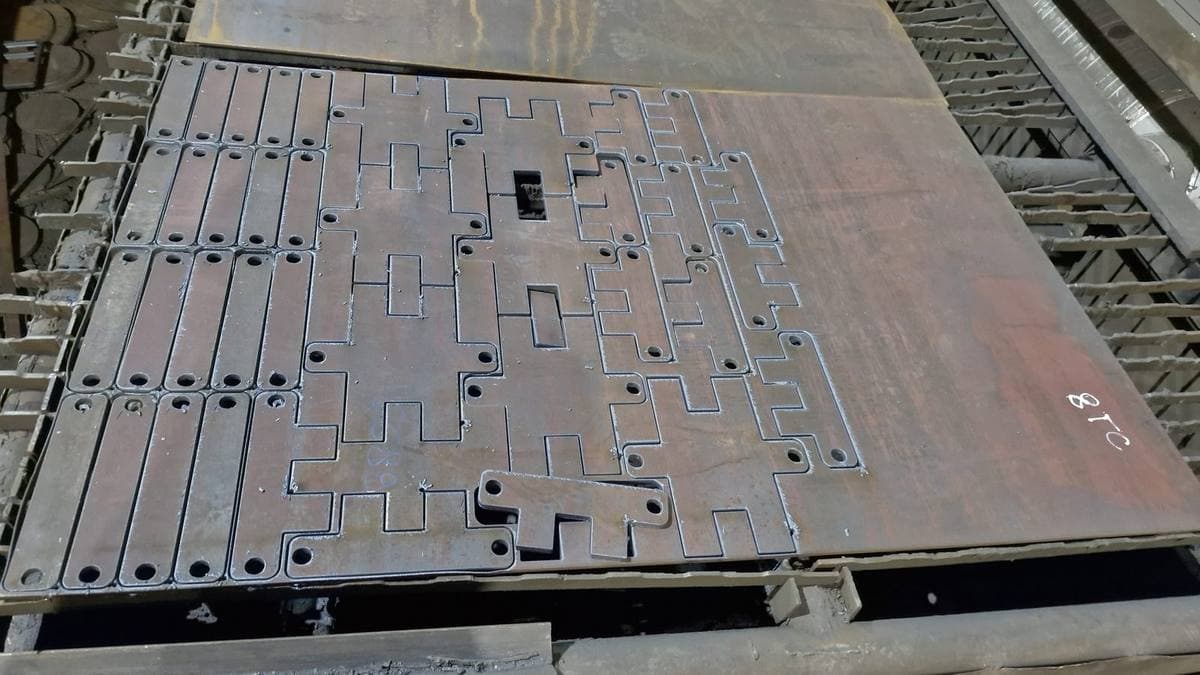 Лючки для чистки воздуховодов и крепёжные пластины